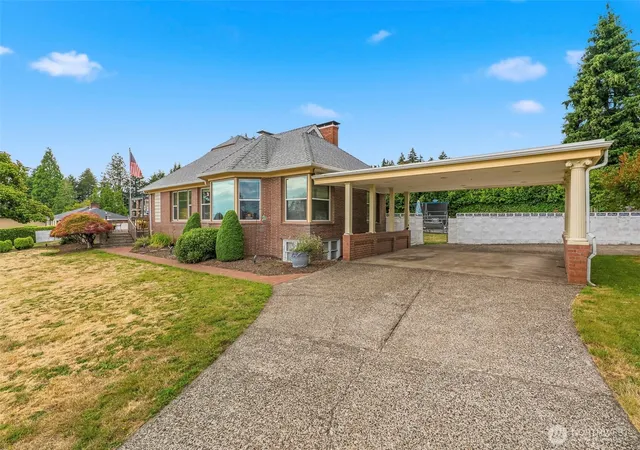Photo 3 of Single family home for sale at 8300 Se Riverview Ln, Vancouver, WA 98664 | MLS# NWM2549747 | Listing updated on 2026-09-22