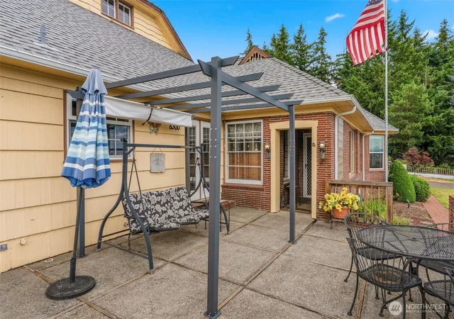 Photo 4 of Single family home for sale at 8300 SE Riverview Ln, Vancouver, WA 98664 | MLS# NWM2549747 | Listing updated on 2026-09-22