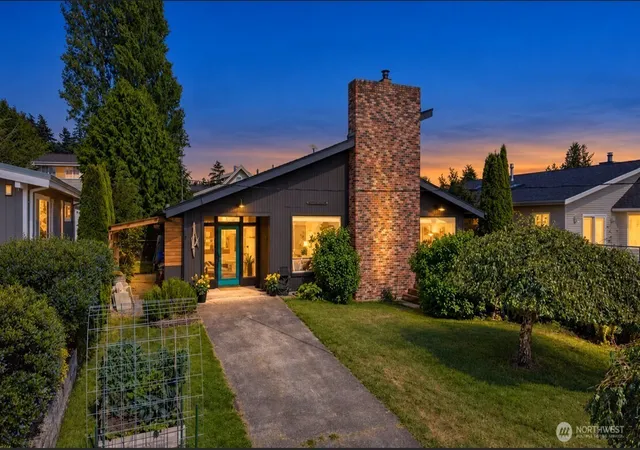 Photo 1 of Single family home for sale at 632 Highland Dr, Point Roberts, WA 98281 | MLS# NWM2549749 | Listing updated on 2026-10-01
