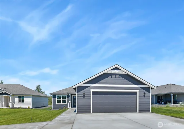 Photo 2 of Single family home for sale at 4246 W Sandy Ct, Moses Lake, WA 98837 | MLS# NWM2549807 | Listing updated on 2026-09-22