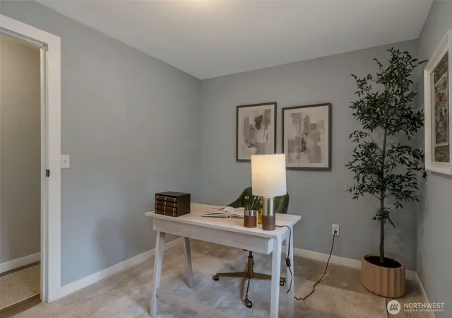 Photo 4 of Single family home for sale at 10520 NE 136th Place, Kirkland, WA 98034 | MLS# NWM2549833 | Listing updated on 2026-09-22