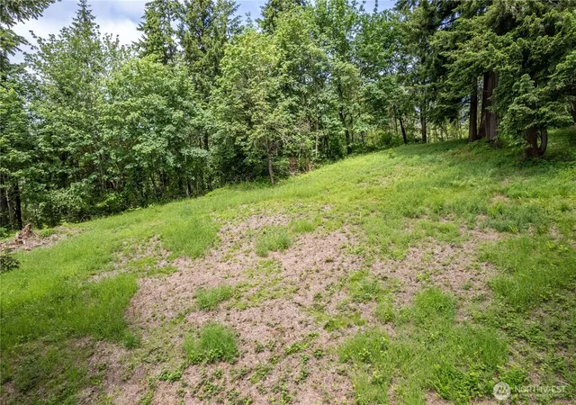 Photo 2 of Land for sale at 945 Edinburgh Ct, Kelso, WA 98626 | MLS# NWM2549851 | Listing updated on 2026-09-22