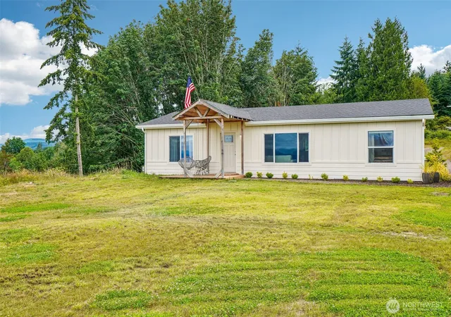 Photo 2 of Manufactured home for sale at 818 Kool Rd, Kelso, WA 98626 | MLS# NWM2549899 | Listing updated on 2026-09-22