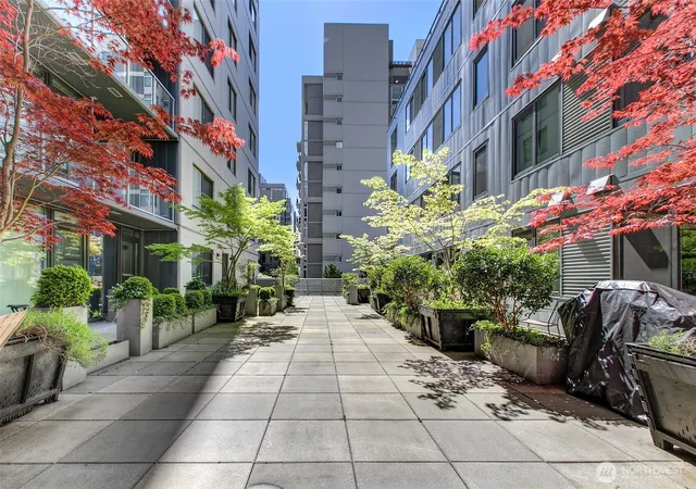 Photo 3 of Sale Pending at 76 Cedar St #603, Seattle, WA 98121 | MLS# NWM2549940 | Listing updated on 2026-09-20