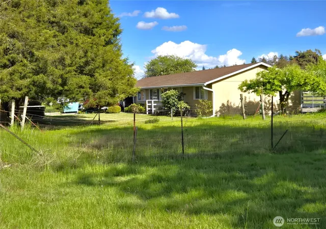Photo 4 of Single family home for sale at 14615 Mud Run Rd SE, Yelm, WA 98597 | MLS# NWM2549961 | Listing updated on 2026-10-02