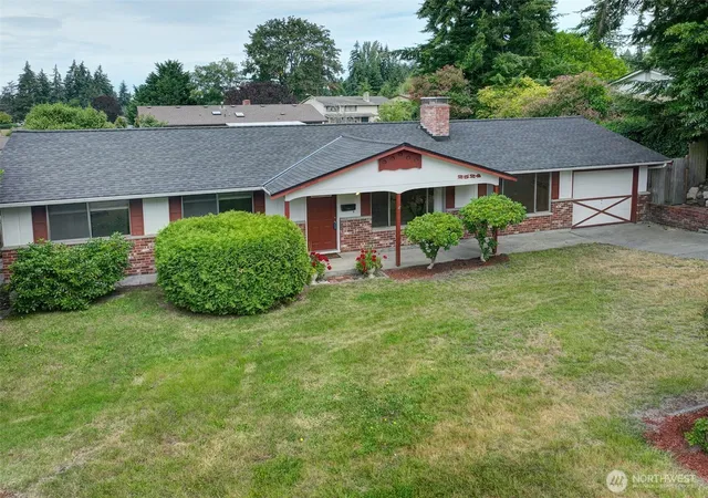 Photo 3 of Sale Pending at 2524 Sw 325th Place, Federal Way, WA 98023 | MLS# NWM2549978 | Listing updated on 2026-09-28