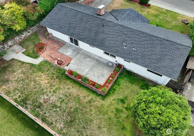Photo 4 of Sale Pending at 2524 SW 325th Place, Federal Way, WA 98023 | MLS# NWM2549978 | Listing updated on 2026-09-28