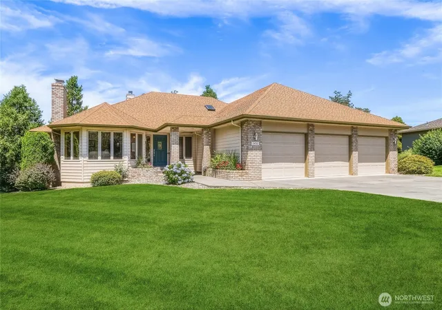Photo 1 of Sale Pending at 2450 Fairfield Dr, Walla Walla, WA 99362 | MLS# NWM2549979 | Listing updated on 2026-09-25