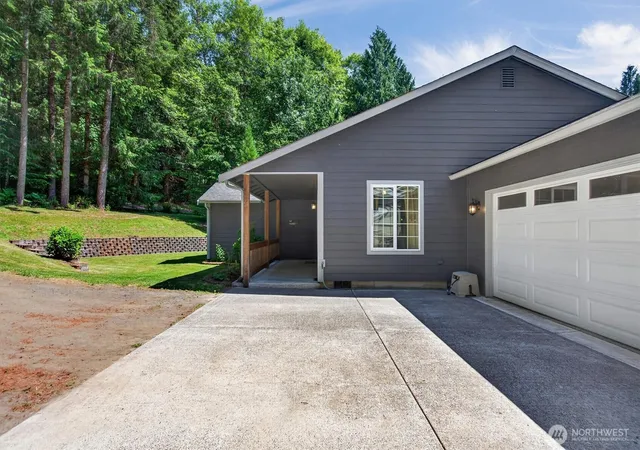 Photo 3 of Single family home for sale at 937 Germany Crk, Longview, WA 98632 | MLS# NWM2550005 | Listing updated on 2026-09-22
