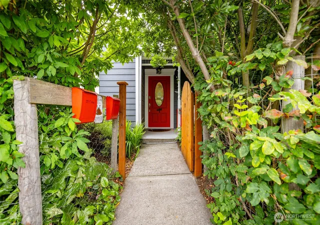 Photo 3 of Sale Pending at 520 4th Street, Anacortes, WA 98221 | MLS# NWM2550006 | Listing updated on 2026-09-25
