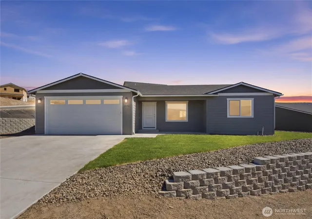 Photo 1 of Single family home for sale at 1975 N May Ct, East Wenatchee, WA 98802 | MLS# NWM2550016 | Listing updated on 2026-09-29
