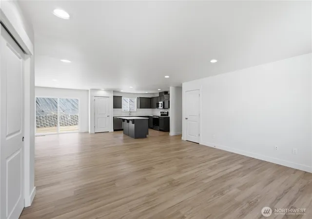 Photo 3 of Single family home for sale at 1975 N May Ct, East Wenatchee, WA 98802 | MLS# NWM2550016 | Listing updated on 2026-09-29