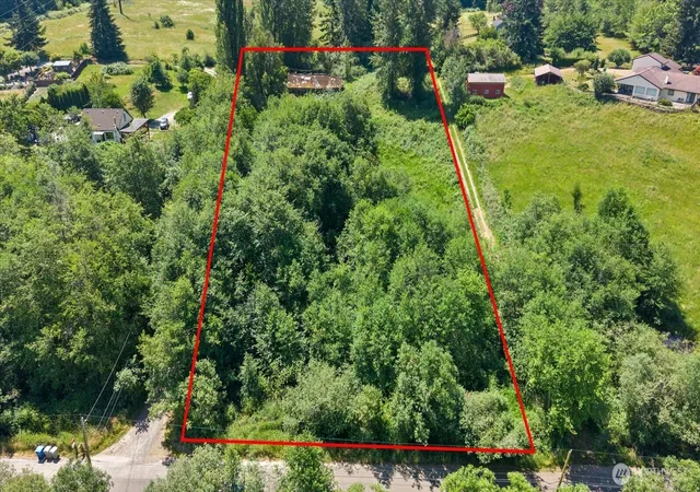 Photo 3 of Sale Pending at 1 Se  Xxx 224th St, Kent, WA 98042 | MLS# NWM2550017 | Listing updated on 2026-09-25