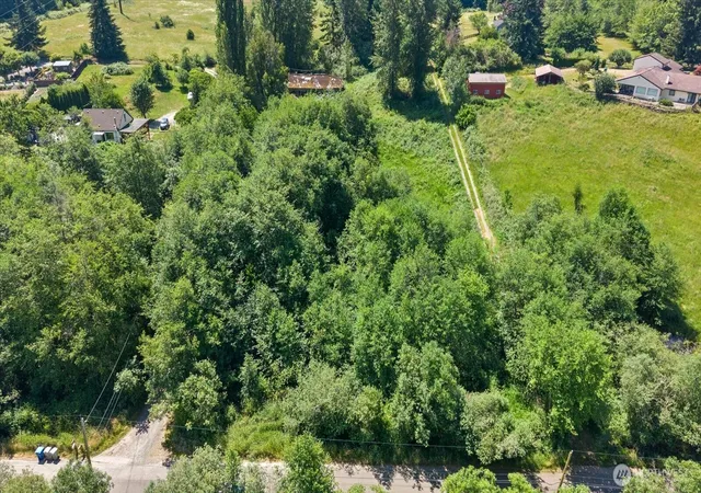 Photo 3 of Sale Pending at 1 SE -xxx 224th St, Kent, WA 98042 | MLS# NWM2550017 | Listing updated on 2026-09-25