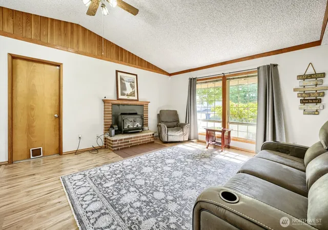 Photo 3 of Single family home for sale at 29311 33rd Avenue S, Auburn, WA 98001 | MLS# NWM2550035 | Listing updated on 2026-09-22