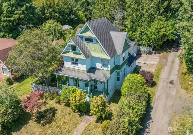 Photo 3 of Single family home for sale at 516 Cedar St, Ilwaco, WA 98624 | MLS# NWM2550065 | Listing updated on 2026-10-01