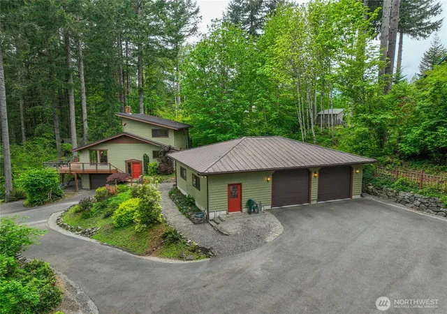 Photo 2 of Single family home for sale at 133 Alpine Dr, Packwood, WA 98361 | MLS# NWM2550067 | Listing updated on 2026-10-01