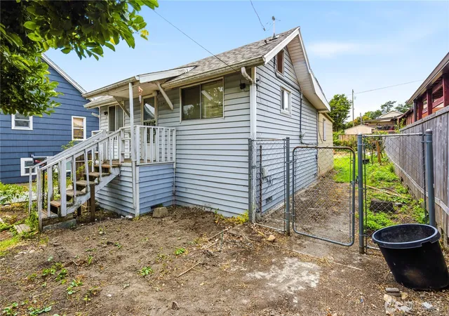 Photo 3 of Single family home for sale at 5307 16th Avenue S, Seattle, WA 98108 | MLS# NWM2550076 | Listing updated on 2026-09-22