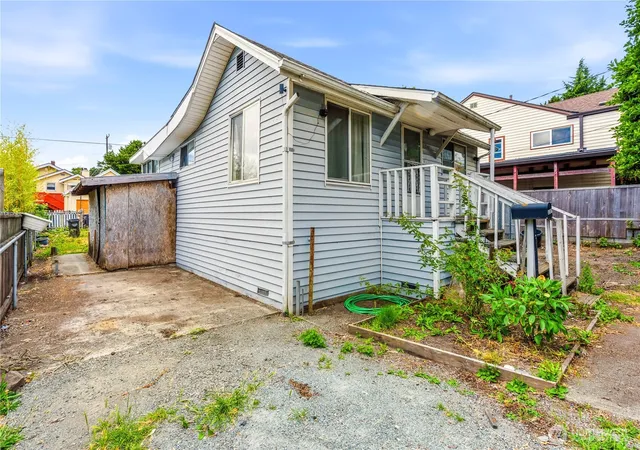 Photo 3 of Single family home for sale at 5307 16th Avenue S, Seattle, WA 98108 | MLS# NWM2550076 | Listing updated on 2026-09-22