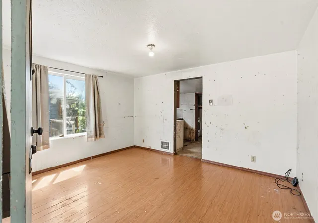 Photo 4 of Single family home for sale at 5307 16th Avenue S, Seattle, WA 98108 | MLS# NWM2550076 | Listing updated on 2026-09-22