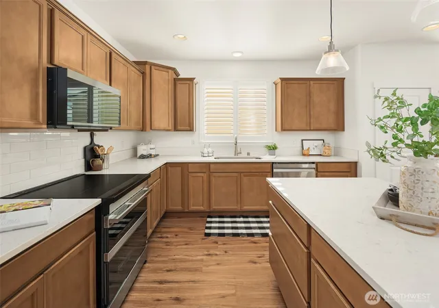 Photo 4 of Single family home for sale at 2401 E 16th Street, Bremerton, WA 98310 | MLS# NWM2550088 | Listing updated on 2026-09-22