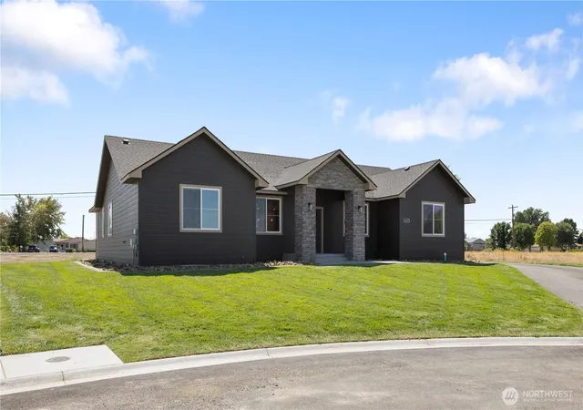 Photo 1 of Single family home for sale at 6427 Ne 205 Rd, Moses Lake, WA 98837 | MLS# NWM2550107 | Listing updated on 2026-09-22