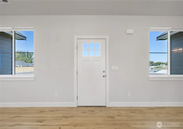 Photo 3 of Single family home for sale at 6427 Ne 205 Rd, Moses Lake, WA 98837 | MLS# NWM2550107 | Listing updated on 2026-09-22