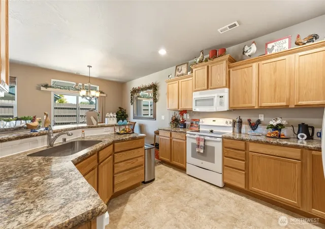 Photo 3 of Sale Pending at 1471 SW Greeley St, College Place, WA 99324 | MLS# NWM2550113 | Listing updated on 2026-09-25