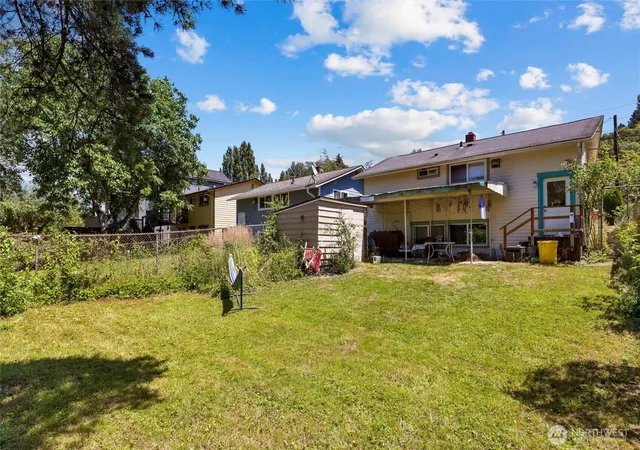 Photo 2 of Sale Pending at 215 31st Avenue E, Seattle, WA 98112 | MLS# NWM2550121 | Listing updated on 2026-09-25