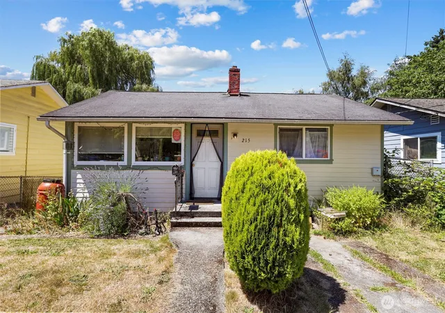 Photo 3 of Sale Pending at 215 31st Avenue E, Seattle, WA 98112 | MLS# NWM2550121 | Listing updated on 2026-09-25
