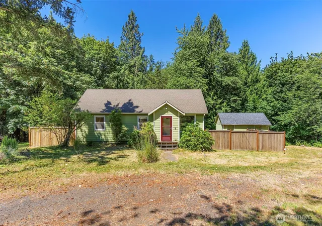 Photo 3 of Sale Pending at 932 Retsil Rd, Port Orchard, WA 98366 | MLS# NWM2550123 | Listing updated on 2026-09-26