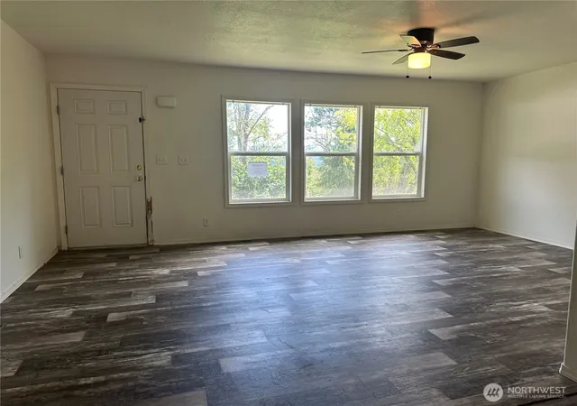 Photo 3 of Sale Pending at 3321 Mt Pleasant Rd, Kelso, WA 98626 | MLS# NWM2550143 | Listing updated on 2026-09-21
