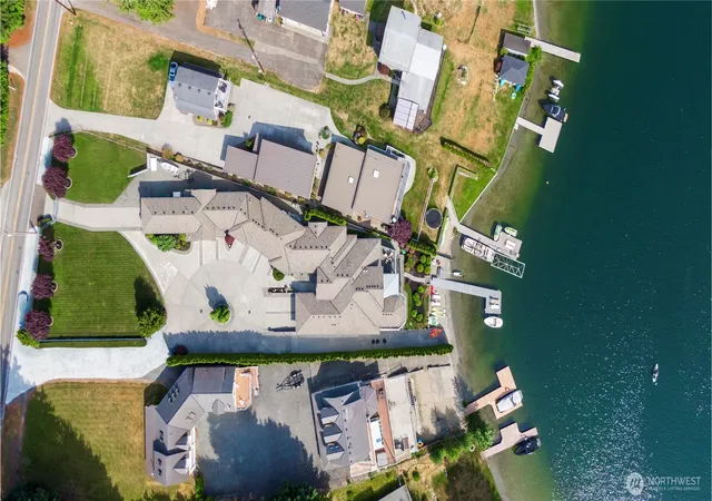 Photo 4 of Single family home for sale at 14505 W Lake Goodwin Rd, Stanwood, WA 98292 | MLS# NWM2550154 | Listing updated on 2026-09-22