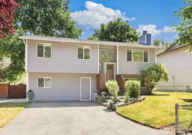 Photo 3 of Single family home for sale at 18113 20th Drive Se, Bothell, WA 98012 | MLS# NWM2550187 | Listing updated on 2026-09-28