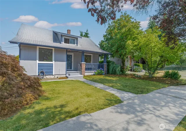 Photo 2 of Single family home for sale at 1823 S Adams St, Tacoma, WA 98405 | MLS# NWM2550191 | Listing updated on 2026-09-22