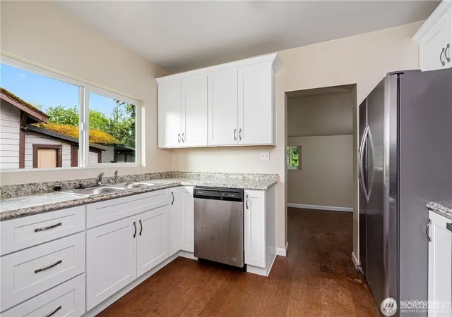 Photo 3 of Single family home for sale at 509 Yew St, Centralia, WA 98531 | MLS# NWM2550223 | Listing updated on 2026-09-22