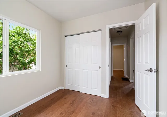 Photo 4 of Single family home for sale at 509 Yew St, Centralia, WA 98531 | MLS# NWM2550223 | Listing updated on 2026-09-22