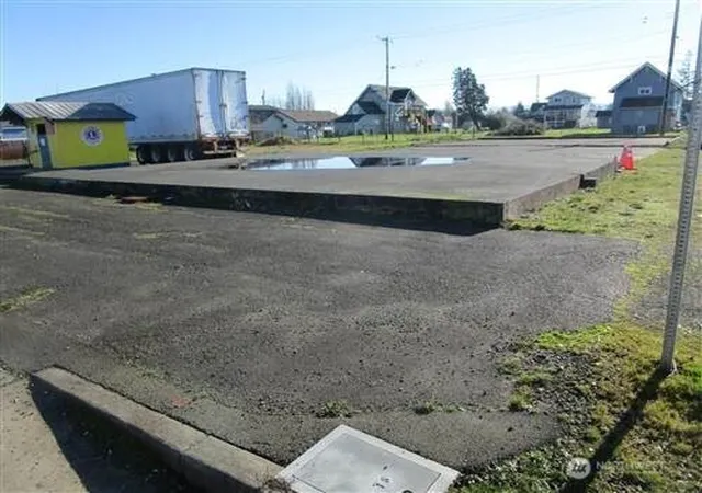 Photo 3 of Land for sale at 1521 Simpson Ave, Aberdeen, WA 98520 | MLS# NWM2550226 | Listing updated on 2026-09-22