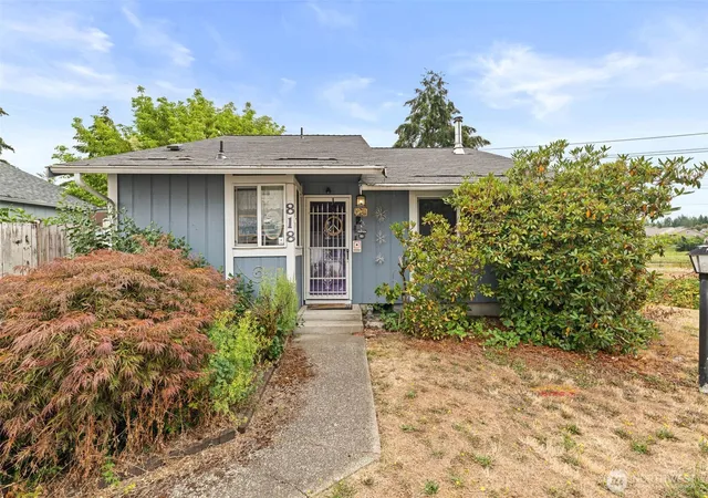 Photo 1 of Single family home for sale at 818 Berne Ln Se, Olympia, WA 98513 | MLS# NWM2550252 | Listing updated on 2026-10-01