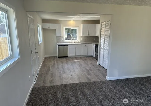 Photo 3 of Sale Pending at 210 24th Avenue, Longview, WA 98632 | MLS# NWM2550278 | Listing updated on 2026-09-21