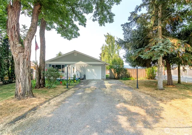 Photo 1 of Sale Pending at 10035 Grove Rd Se, Yelm, WA 98597 | MLS# NWM2550279 | Listing updated on 2026-09-30