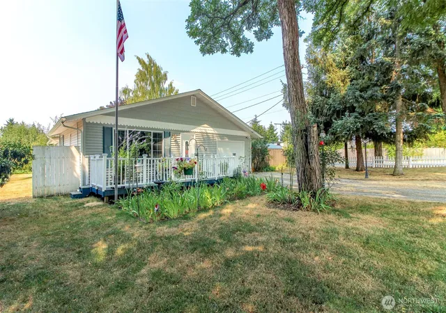 Photo 2 of Sale Pending at 10035 Grove Rd Se, Yelm, WA 98597 | MLS# NWM2550279 | Listing updated on 2026-09-30