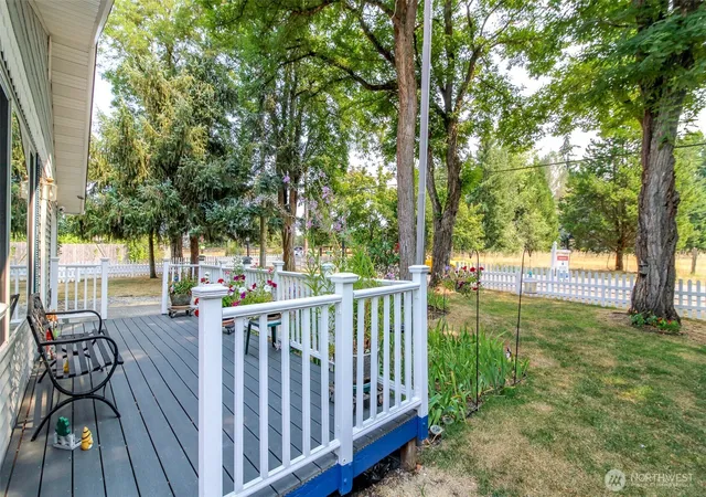 Photo 4 of Sale Pending at 10035 Grove Rd SE, Yelm, WA 98597 | MLS# NWM2550279 | Listing updated on 2026-09-30