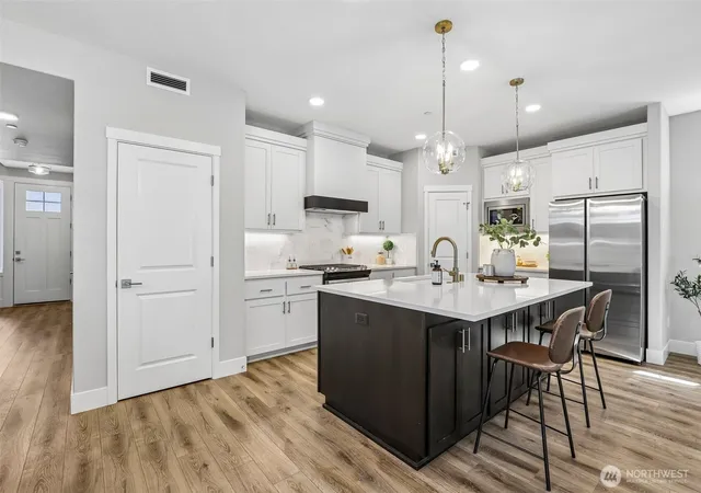 Photo 3 of Single family home for sale at 262 W Maple St, Washougal, WA 98671 | MLS# NWM2550321 | Listing updated on 2026-09-29