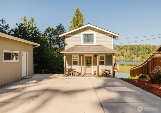 Photo 3 of Single family home for sale at 8022 Long Lake Rd SE, Port Orchard, WA 98367 | MLS# NWM2550323 | Listing updated on 2026-10-01