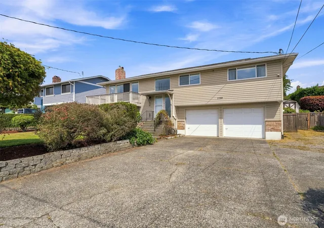 Photo 3 of Sale Pending at 1729 S Jackson Ave, Tacoma, WA 98465 | MLS# NWM2550347 | Listing updated on 2026-09-25