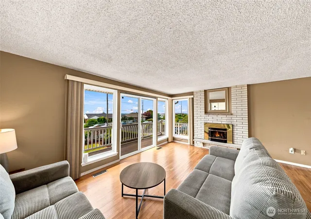 Photo 3 of Sale Pending at 1729 S Jackson Ave, Tacoma, WA 98465 | MLS# NWM2550347 | Listing updated on 2026-09-25