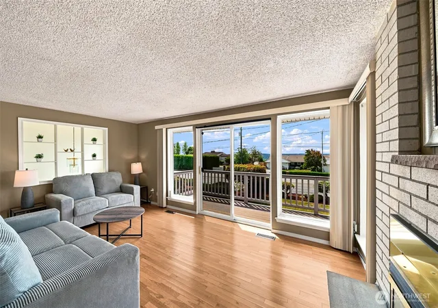 Photo 4 of Sale Pending at 1729 S Jackson Ave, Tacoma, WA 98465 | MLS# NWM2550347 | Listing updated on 2026-09-25