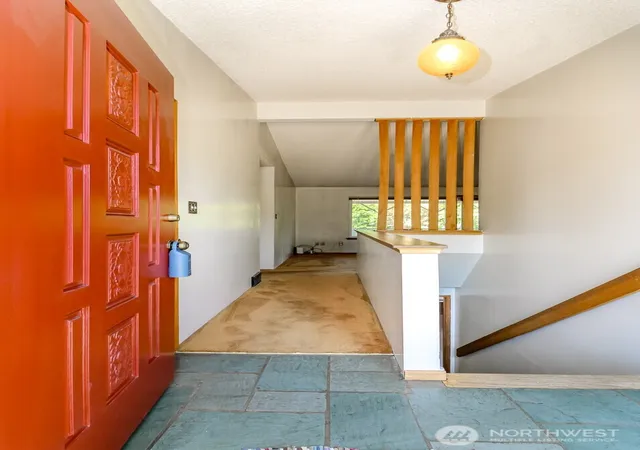 Photo 3 of Sale Pending at 105 156th Avenue Ne, Bellevue, WA 98007 | MLS# NWM2550348 | Listing updated on 2026-09-25