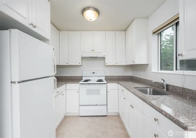 Photo 2 of Multi family home for sale at 34 W Cremona St, Seattle, WA 98119 | MLS# NWM2550353 | Listing updated on 2026-09-30